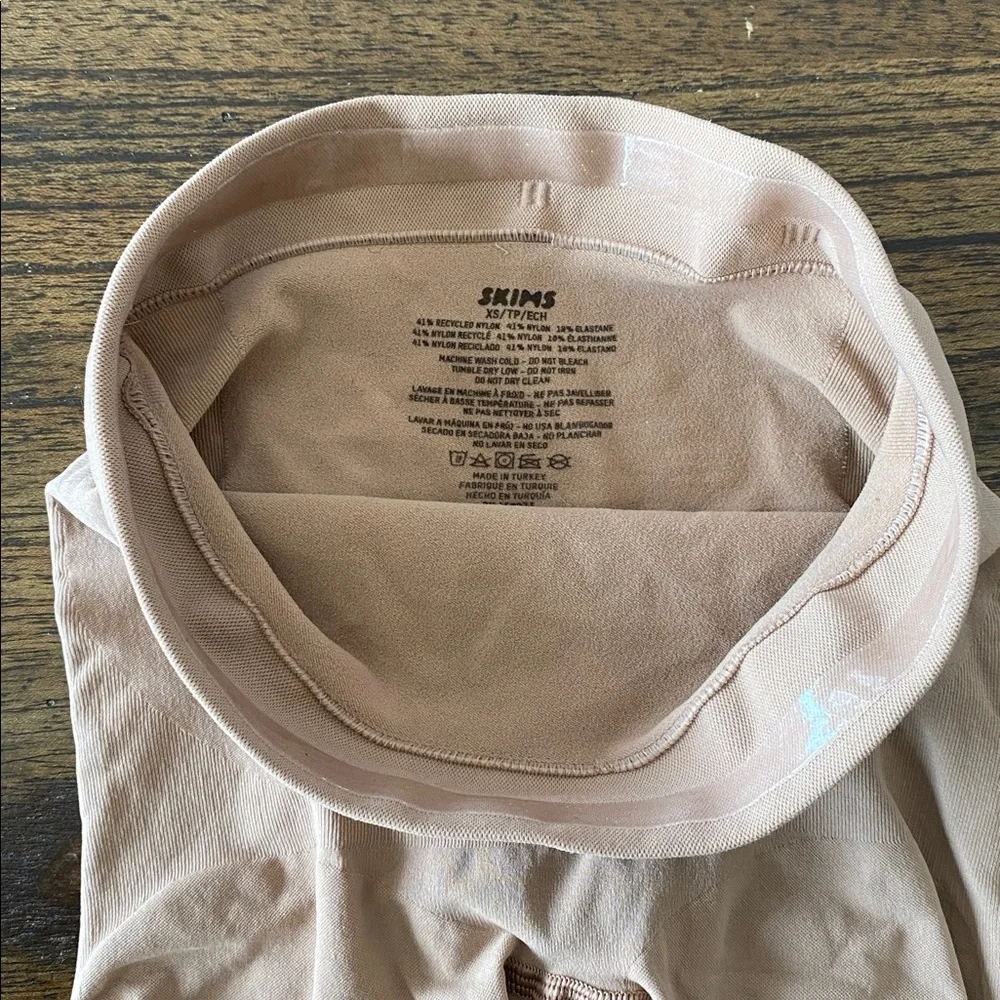 NEW SKIMS Seamless Sculpt Shapewear Shorts Womens XS Tan NWOT - Picture 3 of 5